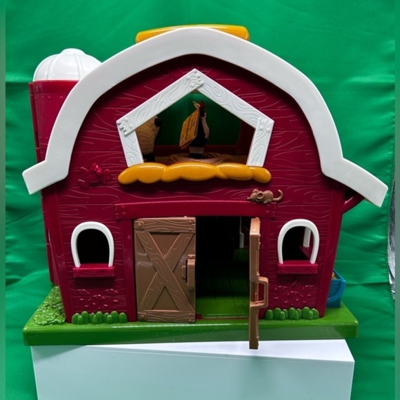 Big Red Barn - Animal Farm Playset for Toddlers 3 Years Up Dark Red By Battat - Picture 5 of 16